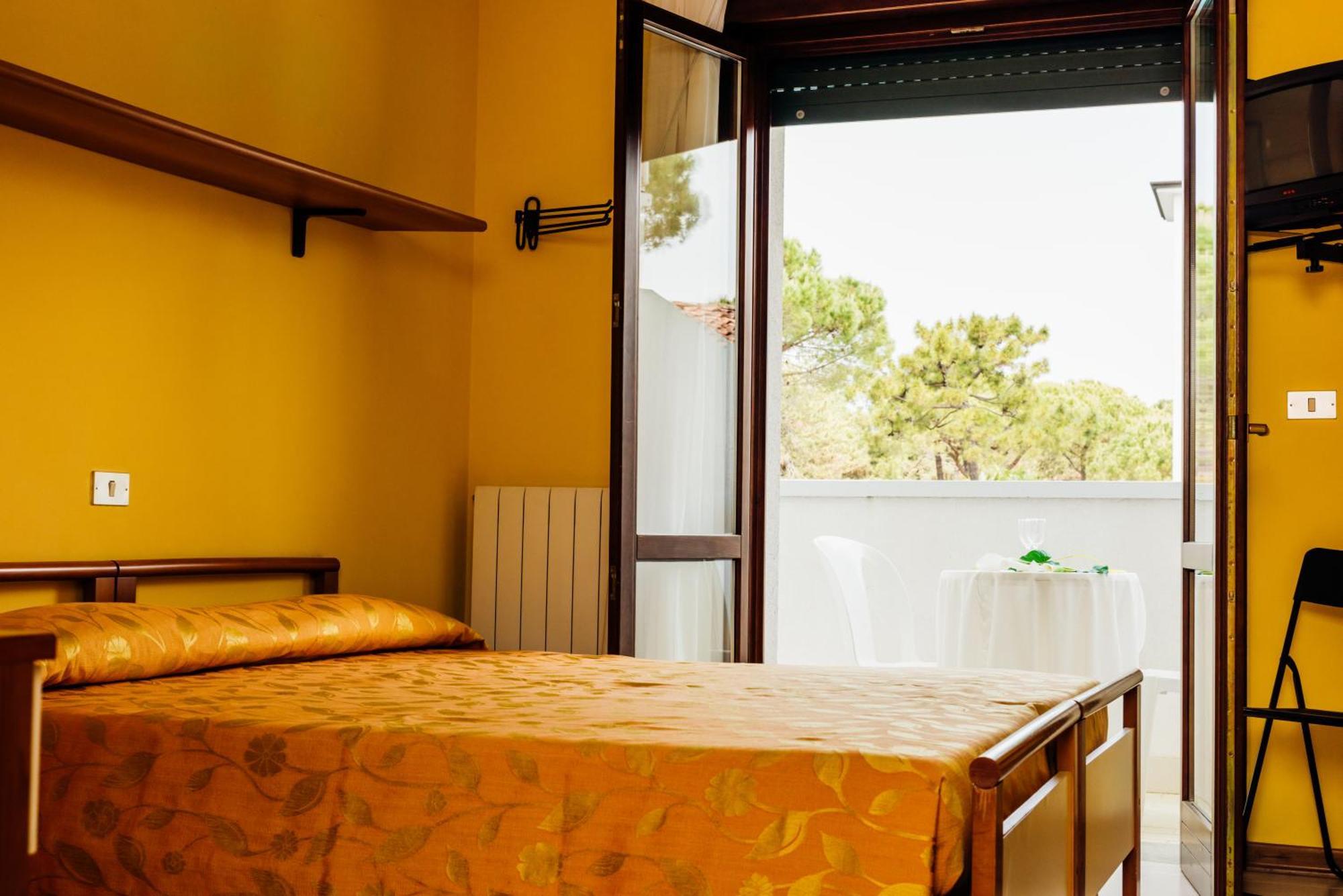 Hotel Rosa Dei Venti Lignano Sabbiadoro Room photo
